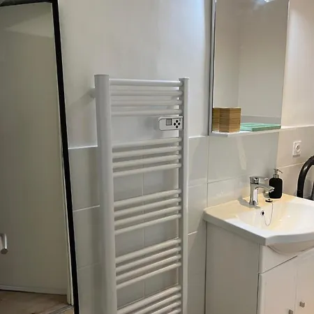 Apartamento -rue Pietonne Climatisation Lit 160 Equipe - Sabrina *