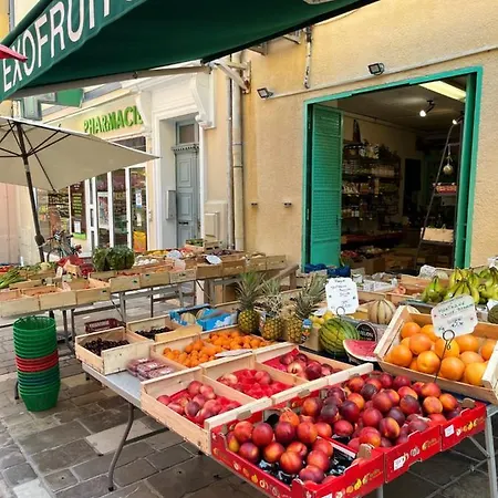 Apartment -rue Pietonne Climatisation Lit 160 Equipe - Sabrina *
