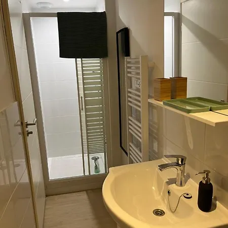 -rue Pietonne Climatisation Lit 160 Equipe - Sabrina * Hyeres
